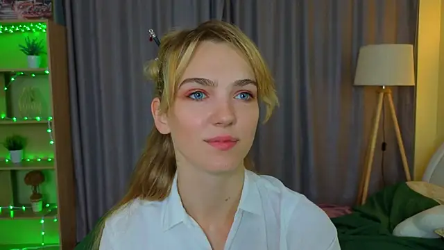 MarielRoloson online show from July 3, 7:09 pm