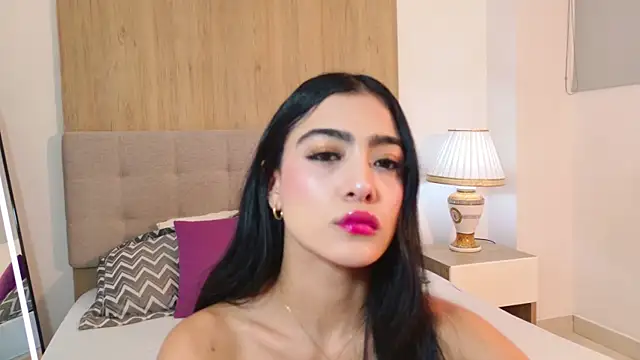 Snapshot of MaluCortes chatting on June 25, 2:22 pm MaluCortes online show from June 25, 2:22 pm