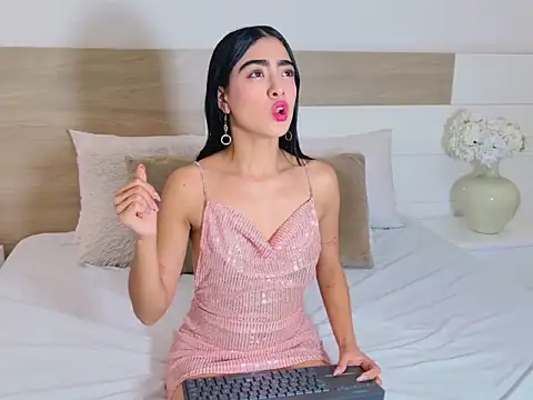 Snapshot of MaluCortes chatting on July 16, 1:08 pm MaluCortes online show from July 16, 1:08 pm