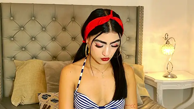 Snapshot of MaluCortes chatting on July 4, 12:53 pm MaluCortes online show from July 4, 12:53 pm