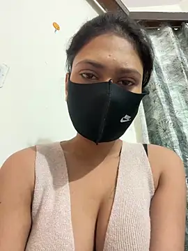 Snapshot of kavyq3791 chatting on June 15, 4:01 am kavyq3791 online show from June 15, 4:01 am