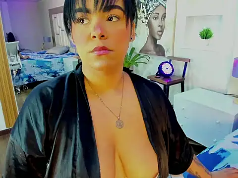 Snapshot of Vivi_Wollds chatting on June 15, 4:12 am Vivi Wollds online show from June 15, 4:12 am