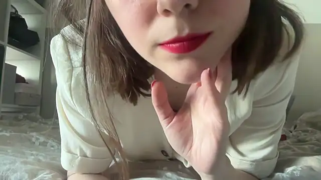 Snapshot of Hilda_Valentine chatting on June 13, 3:21 pm Hilda Valentine online show from June 13, 3:21 pm
