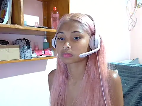 Snapshot of blasianbarbie_ chatting on June 13, 2:48 pm blasianbarbie online show from June 13, 2:48 pm