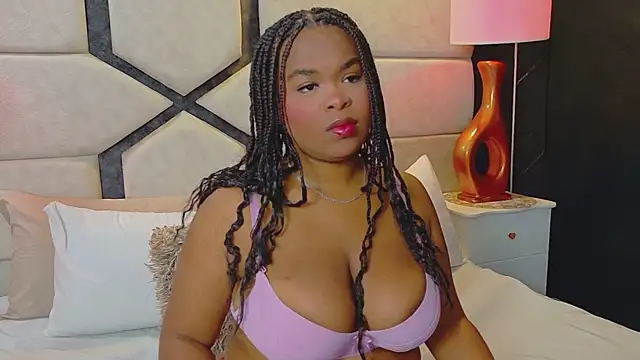 Snapshot of EbonyHenner chatting on July 13, 12:15 pm EbonyHenner online show from July 13, 12:15 pm