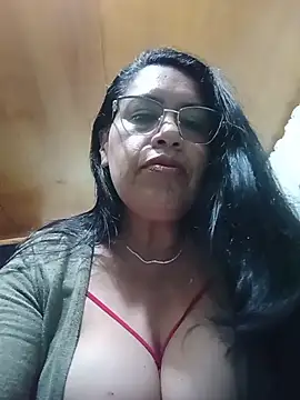 Snapshot of Emilif_ chatting on June 20, 12:48 am Emilif online show from June 20, 12:48 am