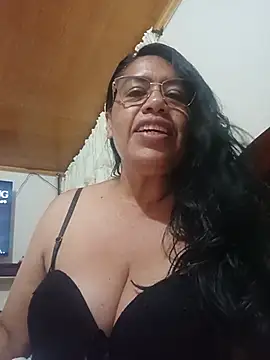 Snapshot of Emilif_ chatting on July 8, 2:57 am Emilif online show from July 8, 2:57 am