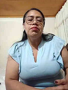 Snapshot of Emilif_ chatting on July 25, 1:24 am Emilif online show from July 25, 1:24 am