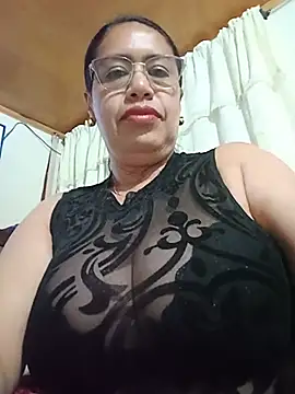 Snapshot of Emilif_ chatting on June 25, 11:10 pm Emilif online show from June 25, 11:10 pm