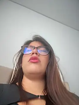 Saracalderon online show from July 15, 1:18 pm
