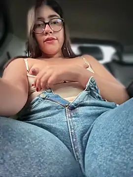 Saracalderon online show from June 17, 11:42 am
