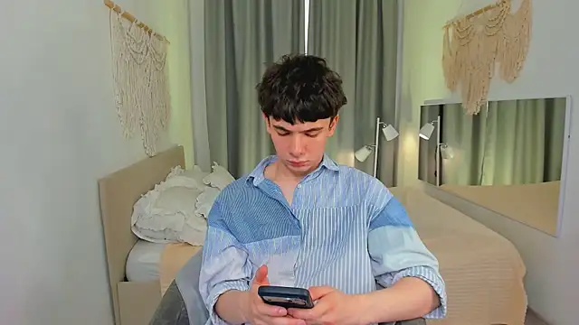Ethan Crowe online show from July 31, 10:58 am