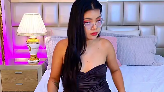 Snapshot of AliceLavenders chatting on July 28, 6:53 pm AliceLavenders online show from July 28, 6:53 pm