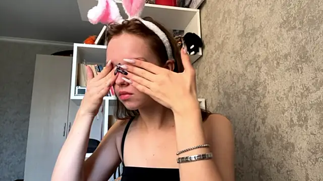 Mollybeans online show from July 15, 12:01 pm