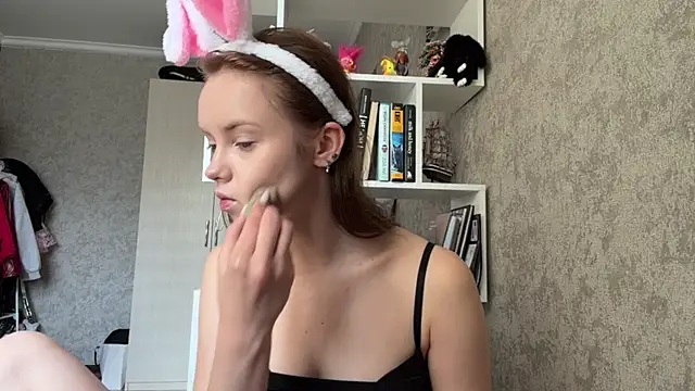 Mollybeans online show from July 22, 11:12 am