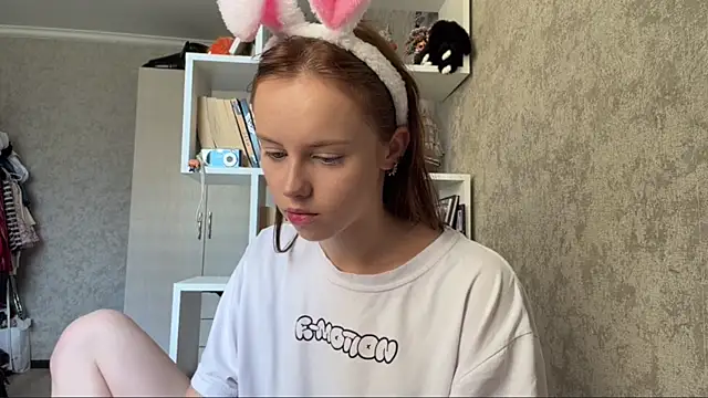 Mollybeans online show from July 29, 12:15 pm