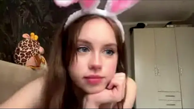 Mollybeans online show from June 22, 4:59 pm