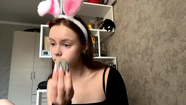 Mollybeans online show from July 13, 2:27 pm