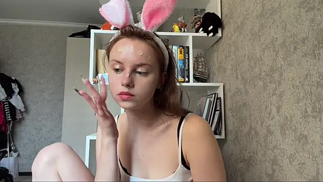 Mollybeans online show from July 27, 1:18 pm