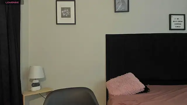 Snapshot of Sara_B chatting on July 21, 6:09 pm Sara B online show from July 21, 6:09 pm