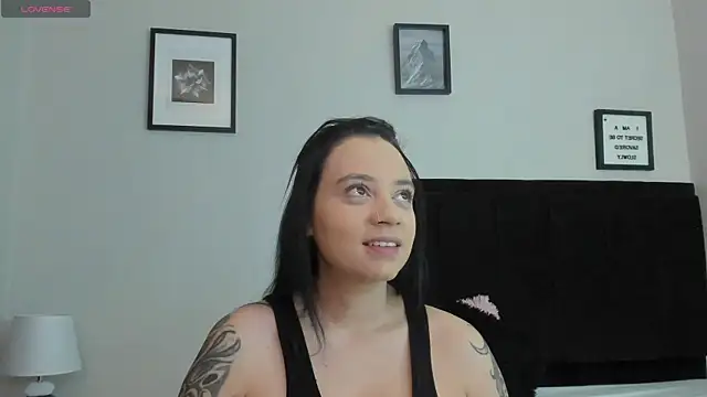 Snapshot of Sara_B chatting on July 10, 5:57 pm Sara B online show from July 10, 5:57 pm