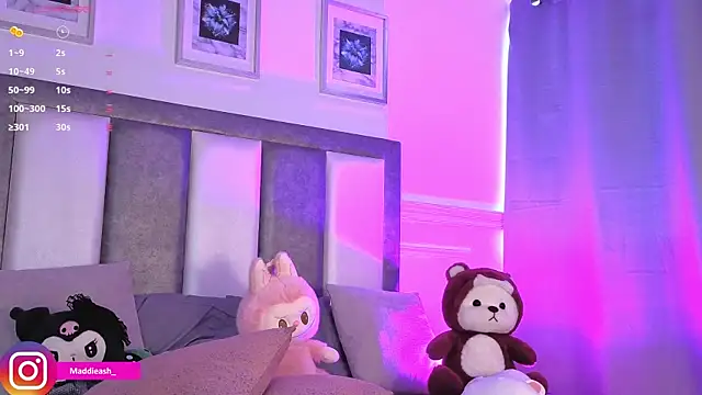 MadieAsh online show from July 10, 9:04 pm