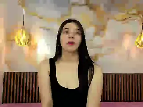 MadissonLewis1 online show from July 29, 2:05 pm