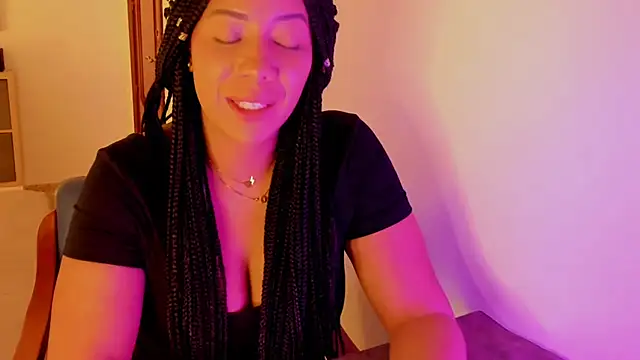 NicolePasqualott online show from October 22, 7:35 pm