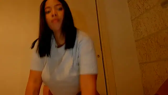 NicolePasqualott online show from February 23, 4:40 pm