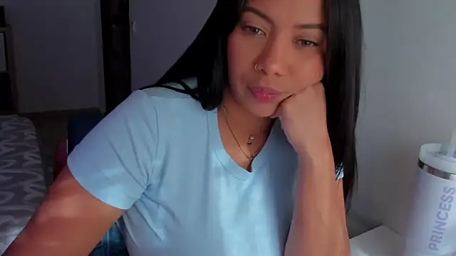 NicolePasqualott online show from February 6, 2:02 pm