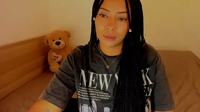 NicolePasqualott online show from November 3, 8:45 pm