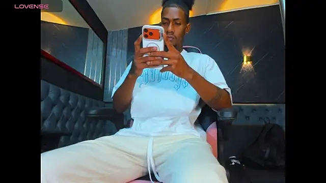 yulian23  online show from August 4, 6:01 pm