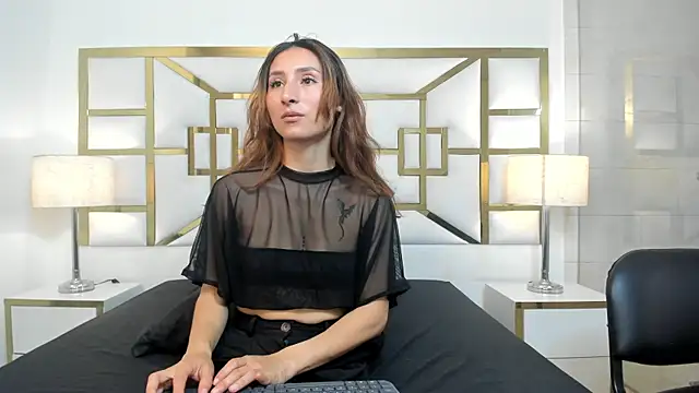 Snapshot of VivieneLuxe chatting on July 22, 4:14 am VivieneLuxe online show from July 22, 4:14 am