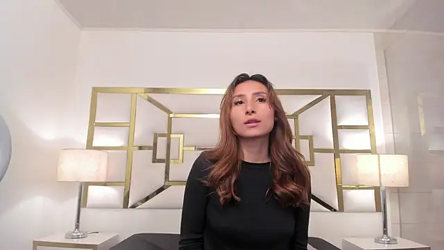 Snapshot of VivieneLuxe chatting on July 29, 7:40 am VivieneLuxe online show from July 29, 7:40 am