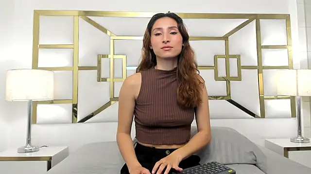 Snapshot of VivieneLuxe chatting on July 26, 4:08 am VivieneLuxe online show from July 26, 4:08 am
