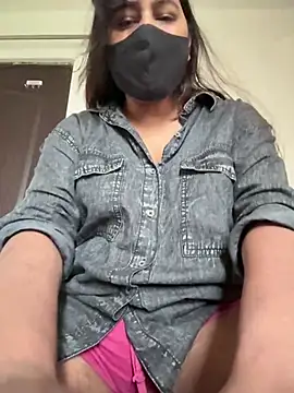 Snapshot of vaani_tyagi chatting on July 8, 11:11 am vaani tyagi online show from July 8, 11:11 am