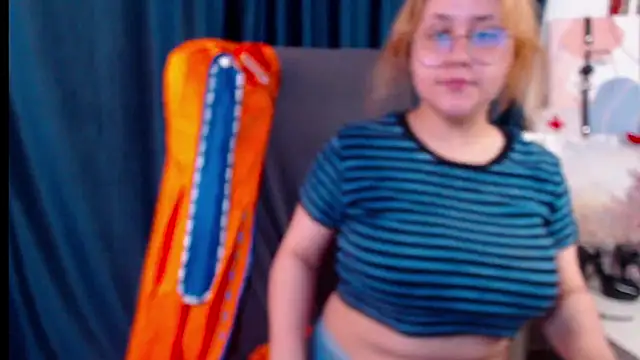 Snapshot of Judith_hypnosiss chatting on June 29, 6:07 pm Judith hypnosiss online show from June 29, 6:07 pm