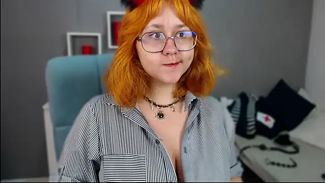 Snapshot of Judith_hypnosiss chatting on August 5, 3:11 am Judith hypnosiss online show from August 5, 3:11 am