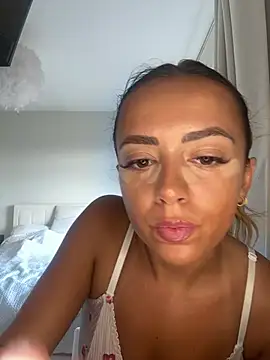 Harrietbronzex online show from July 13, 4:06 pm