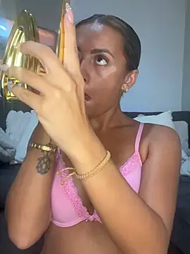 Harrietbronzex online show from July 23, 1:30 pm