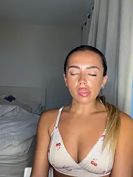 Harrietbronzex online show from June 21, 8:25 pm