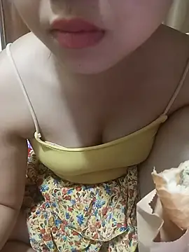 Emma-cutee online show from July 2, 2:01 am