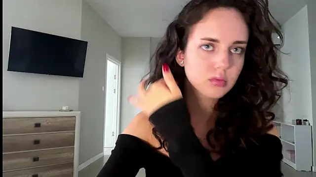 A Milly online show from July 16, 1:30 pm