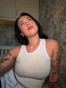 champagnebratt online show from June 16, 8:31 pm