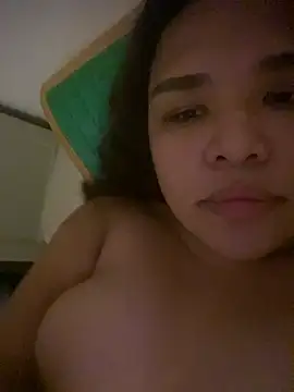 Snapshot of CutieKeizy chatting on June 21, 7:36 am CutieKeizy online show from June 21, 7:36 am