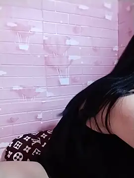 Snapshot of Lyh_sexy chatting on June 15, 3:34 pm Lyh sexy online show from June 15, 3:34 pm
