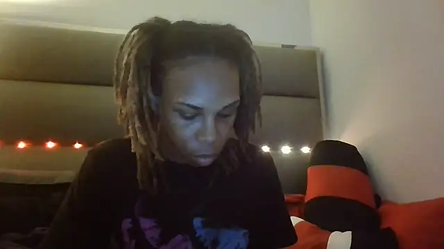 Snapshot of Opal_Rainbow chatting on November 18, 12:04 am Opal Rainbow online show from November 18, 12:04 am