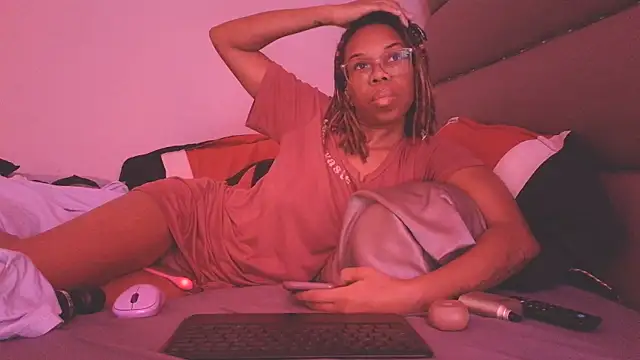 Snapshot of Opal_Rainbow chatting on April 7, 4:20 pm Opal Rainbow online show from April 7, 4:20 pm