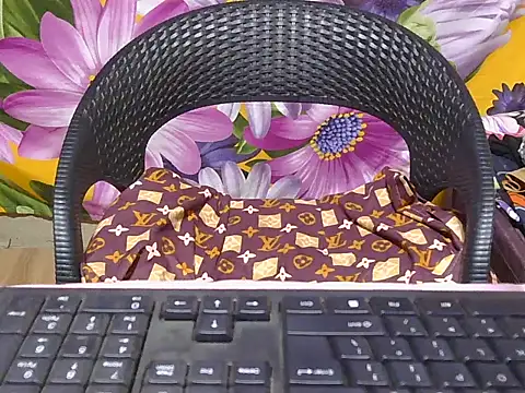 Snapshot of Tasty_fussy chatting on July 20, 10:39 am Tasty fussy online show from July 20, 10:39 am