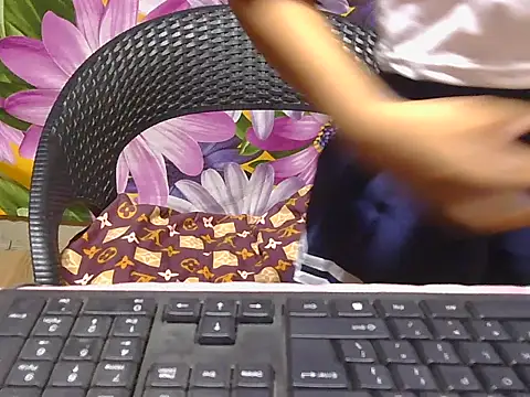 Snapshot of Tasty_fussy chatting on July 22, 10:17 am Tasty fussy online show from July 22, 10:17 am
